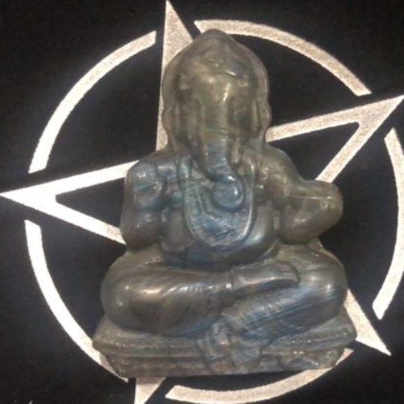 Ghanisha labradorite carving - Picture 2 of 2